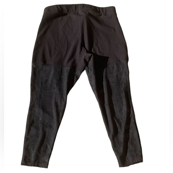 Torrid Wm’s Sz 3X Black Camo Lace Mesh Fishnet Signature Waist Flocked Leggings - Picture 4 of 5